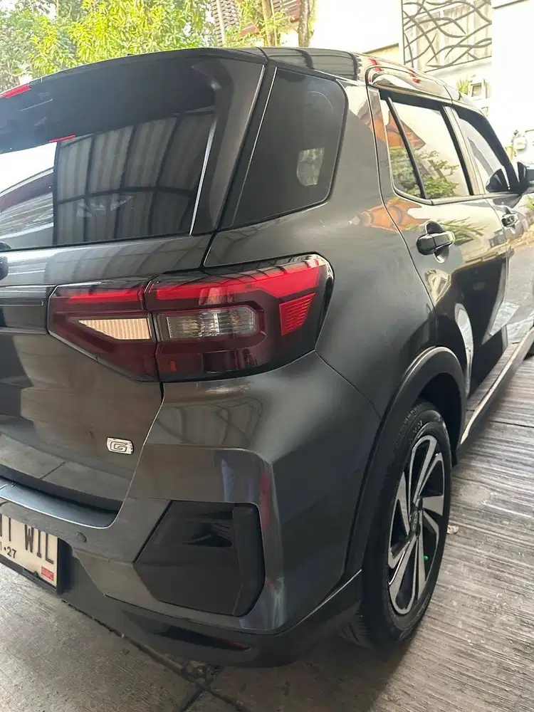 Toyota Raize Turbo 1.0 CVT Tahun 2022 Grey Metallic Sangat Terawat