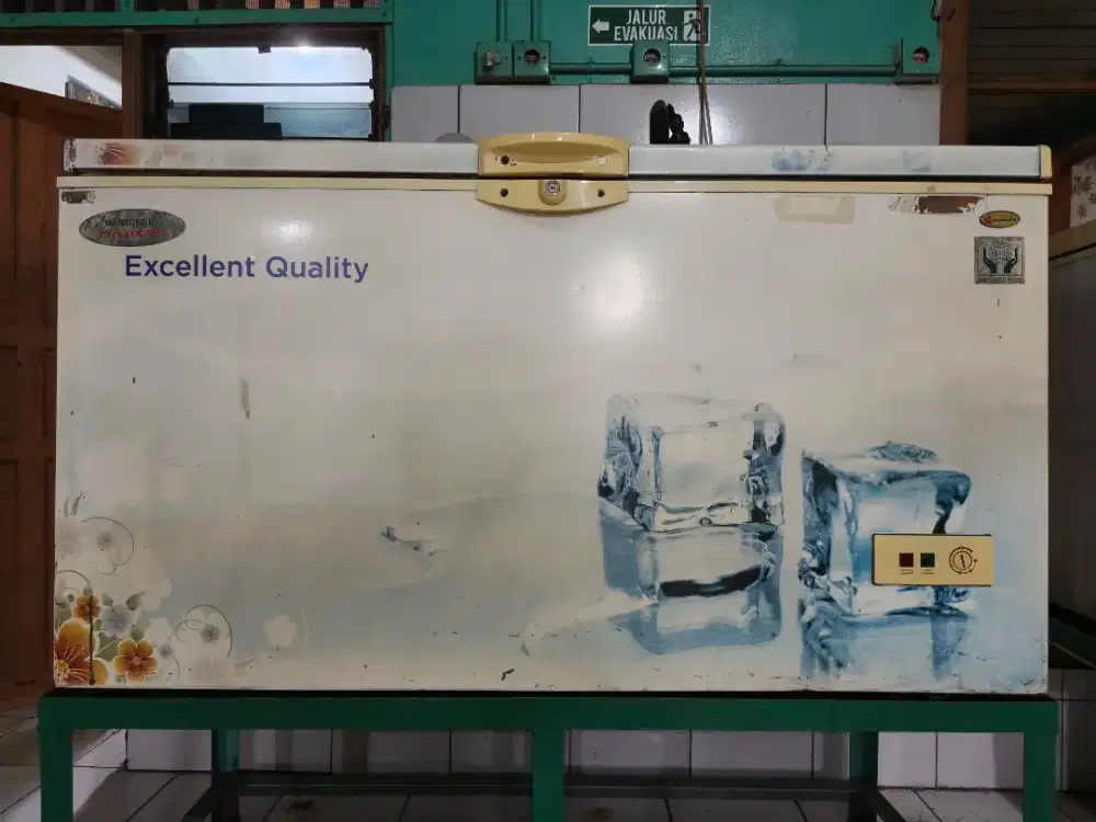 Dijual Cepat dan Murah Freezer Box Daimitsu