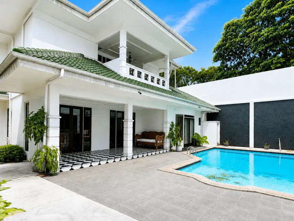 Rumah 2LT 612m 4KT SHM Private Pool Single House di Kemang Jaksel