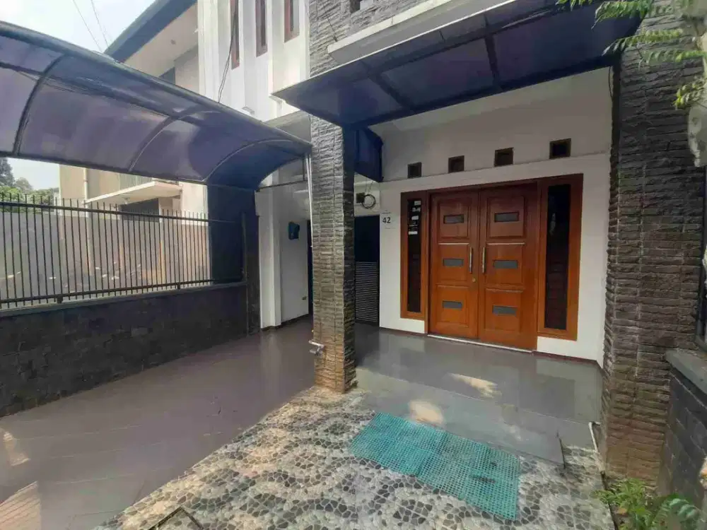 disewakan rumah luas cocok buat rumah tinggal dan usaha di dalam komplek cikutra sukaluyu bandung