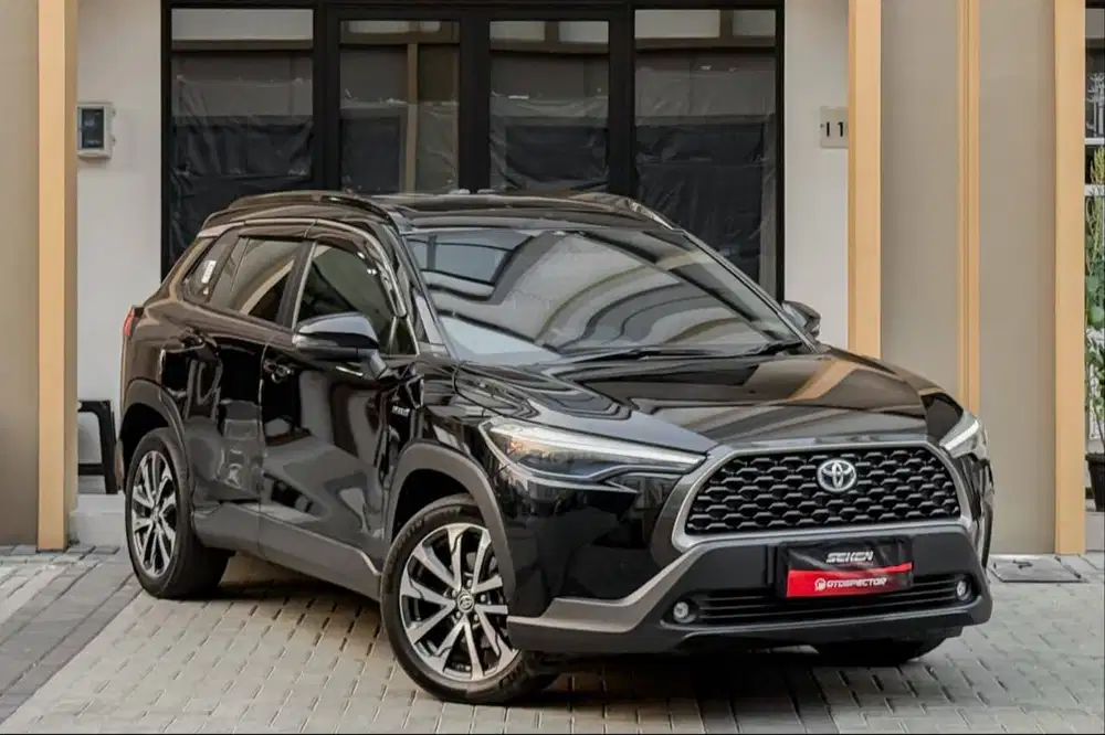 Toyota Corolla Cross 1.8 Hybrid Sunroof AT Matic 2022 Hitam Metalik.