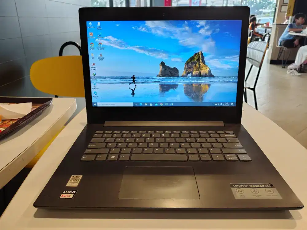 Laptop Lenovo Ideapad 330 AMD 4/500 Mulus