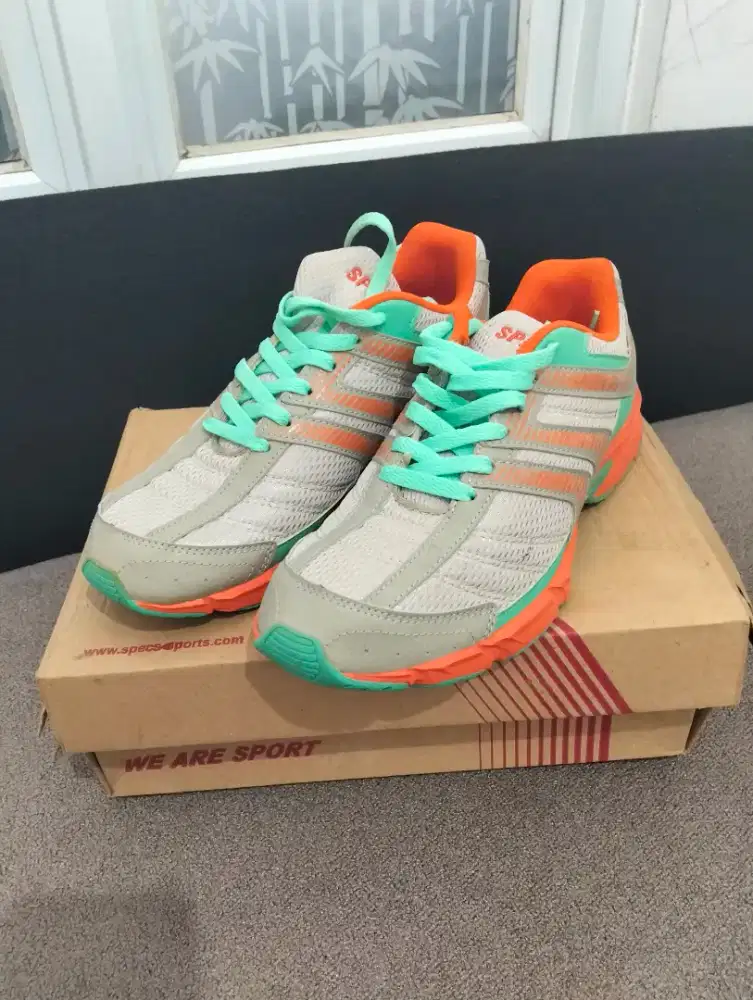 Sepatu Running specs Vinson massif Original BNIB