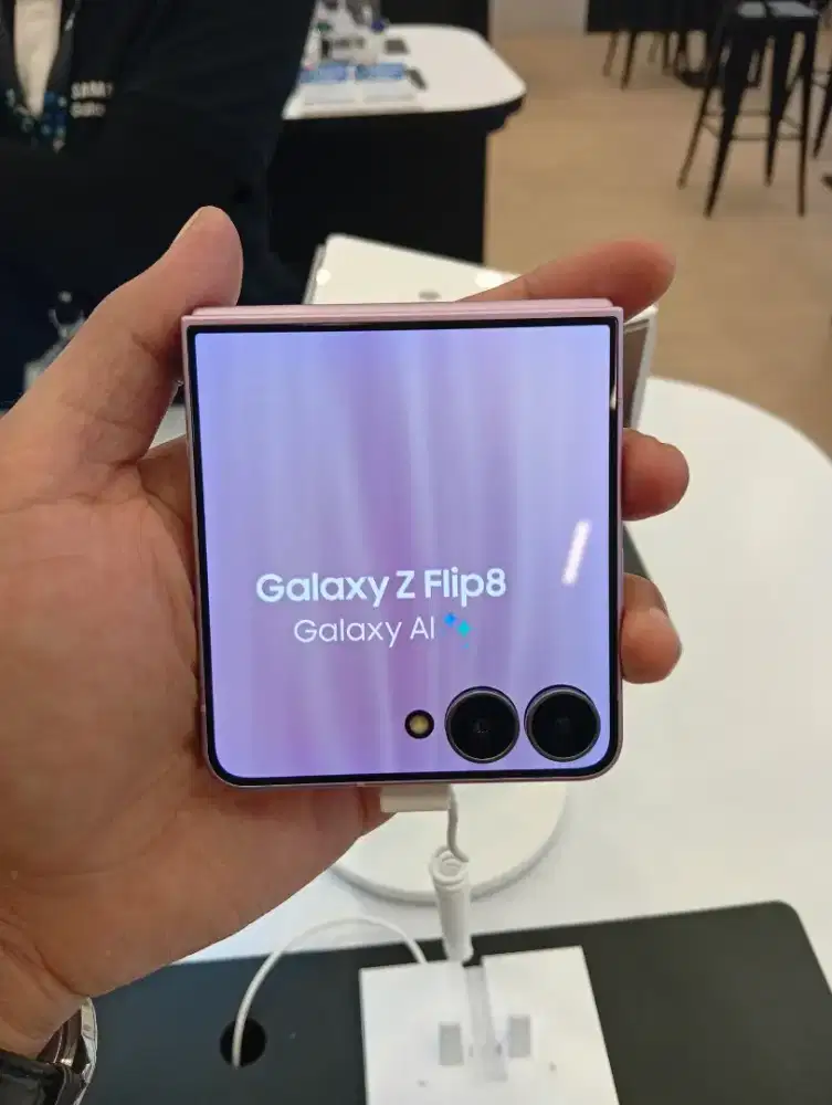 (NEW) SAMSUNG GALAXY ZFLIP 8 12/256