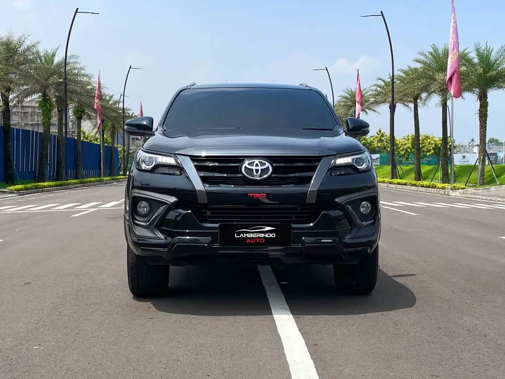 TOYOTA FORTUNER VRZ TRD 2.4 TURBO DIESEL 2020 LOW ODO
