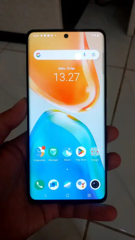 Vivo V25 Pro 5G 
RAM 12, Internal 256