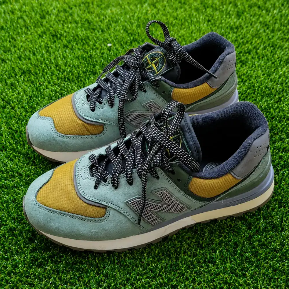 Sepatu New Balance Stones Island No : 41.5 Jarang Pakai