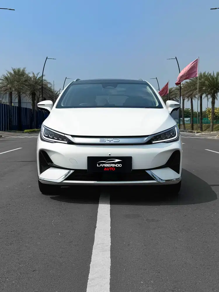 BYD M6 SUPERIOR EV 2025 LISTRIK PUTIH LOW ODO 3 ROW 2024