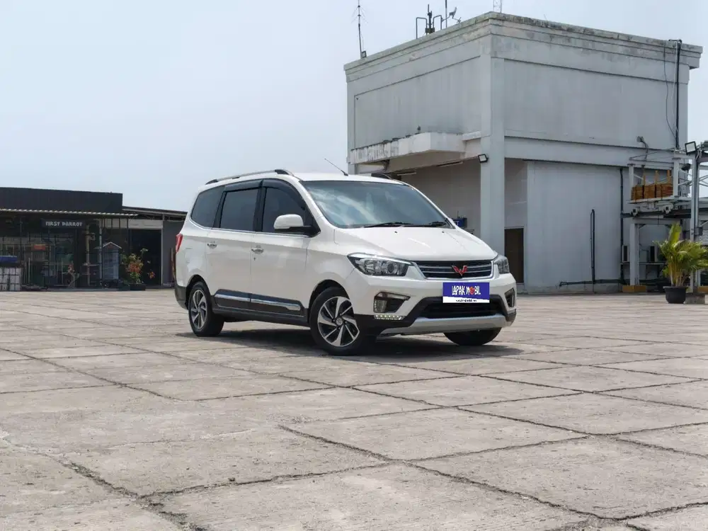 Wuling Confero S 1.5 L ACT Lux Plus MANUAL MT 2021 Putih KM 97RB