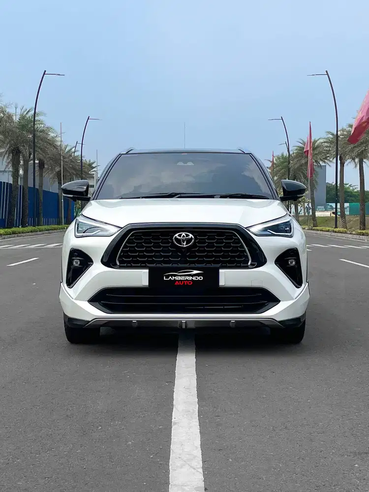 TOYOTA YARIS CROSS 1.5 GR TSS HYBRID 2023 LOW ODO PUTIH