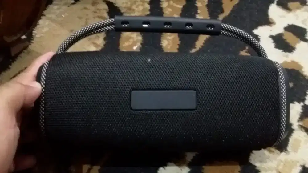 Di jual satu unit speaker bluetooth