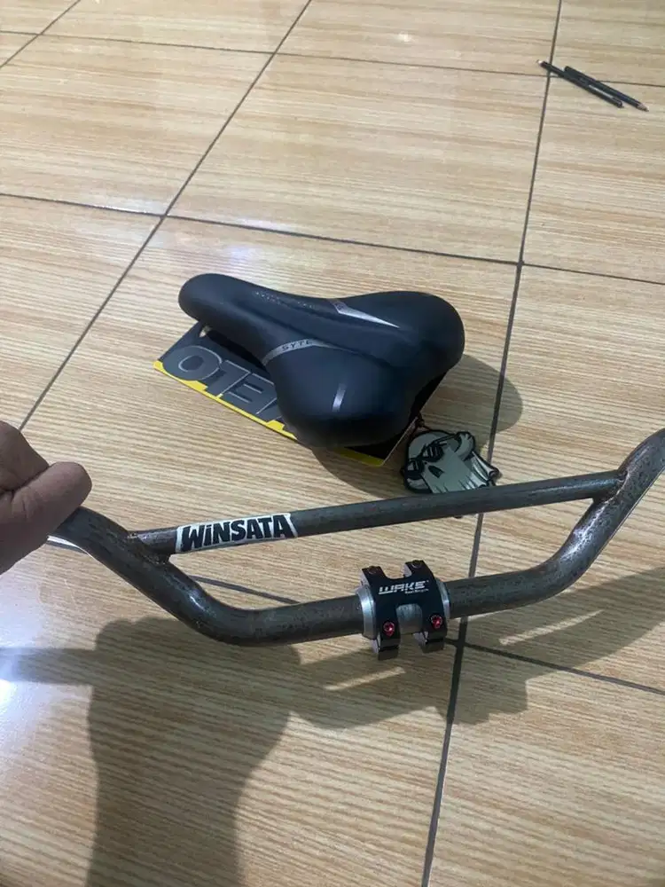 Saddle syte mulus + stang sunrise bar stem Wake OS