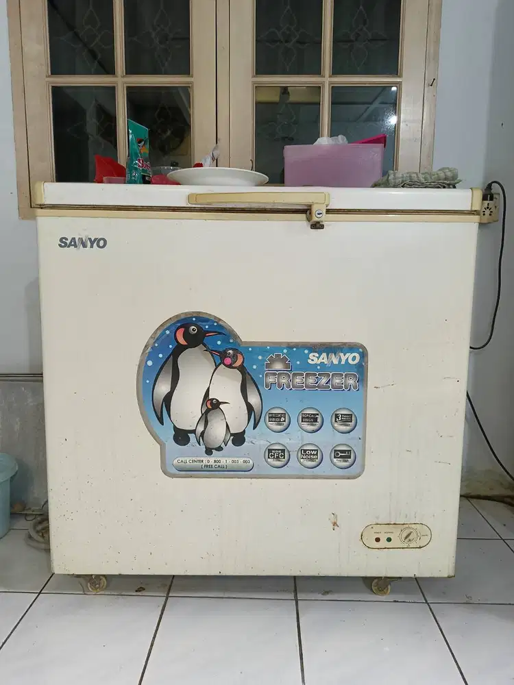 JUAL FREEZER SANYO RUSAK ( MATI )