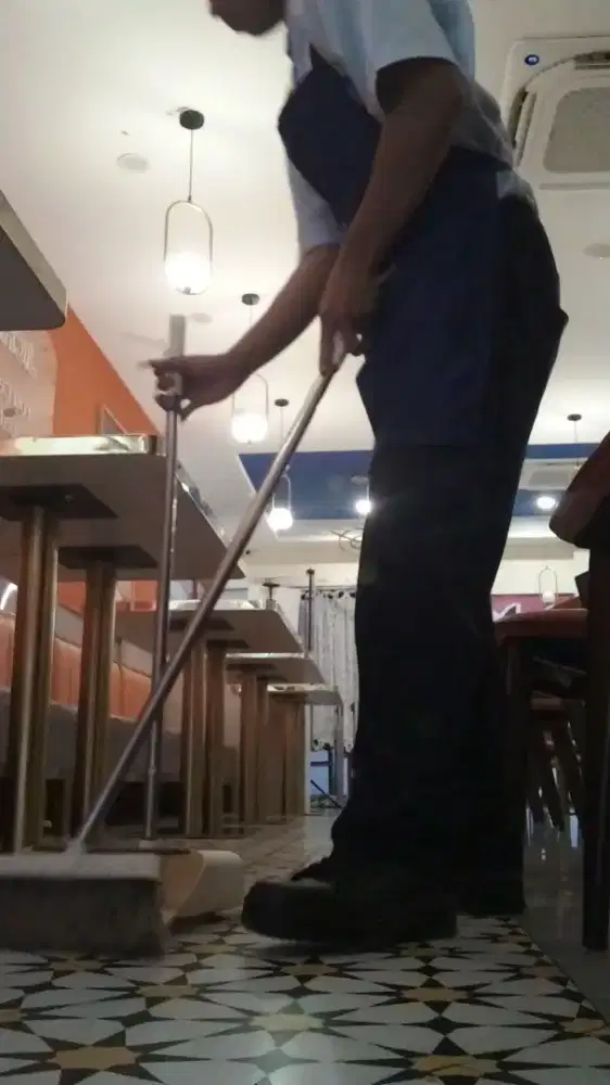MENCARI LOWONGAN PEKERJAAN