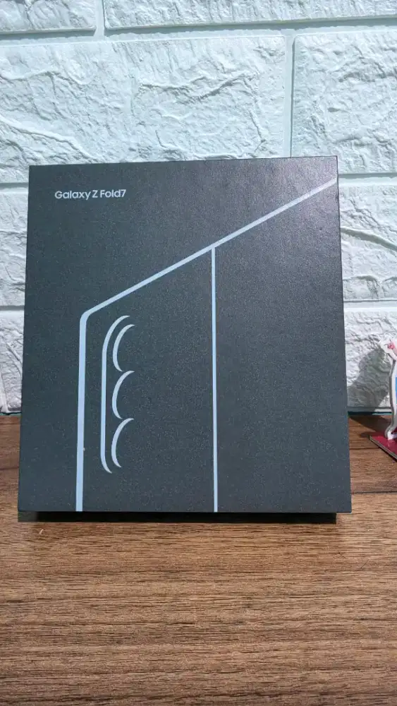 Samsung Galaxy Z Fold7 512GB – 2 Casing, Dus Lengkap