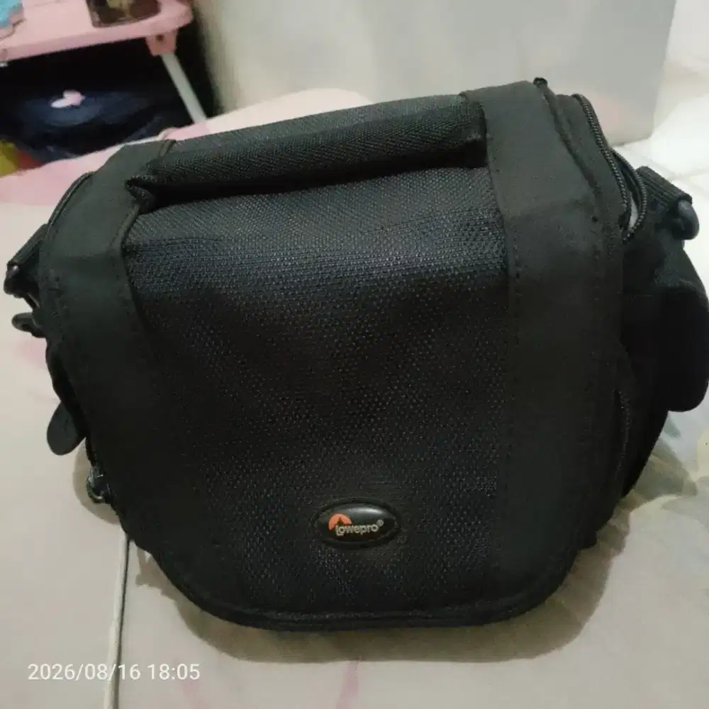 Tas slempang kamera Merk Lowepro