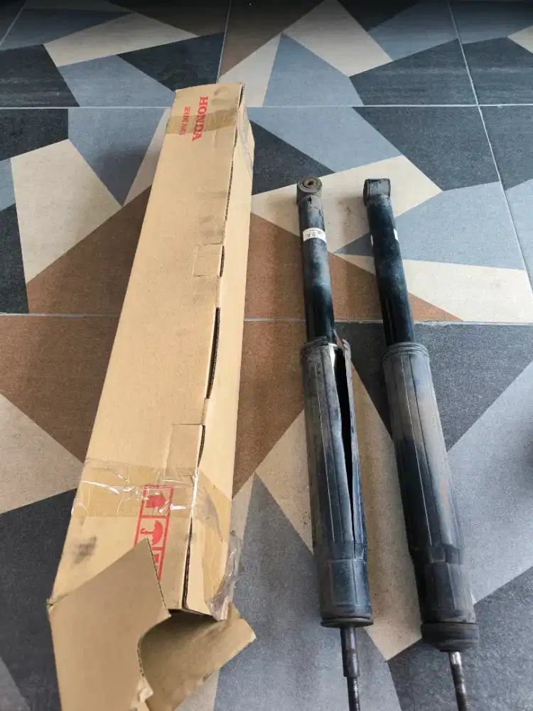 Shock ori punya honda jazz ge8