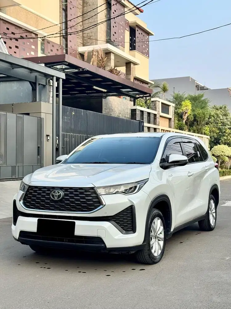 Toyota Innova Zenix V Hybrid 2024