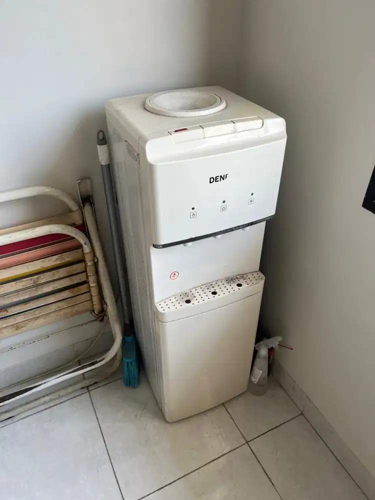 Dispenser Denpoo Galon Atas DDK 206 Normal