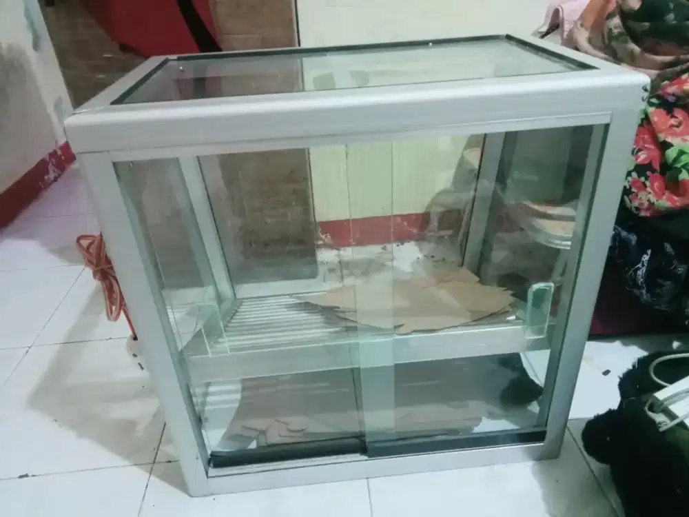 Etalase jualan Serbaguna