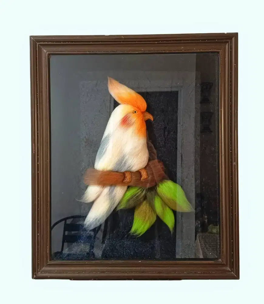 Dekorasi Burung Hias dalam Bingkai