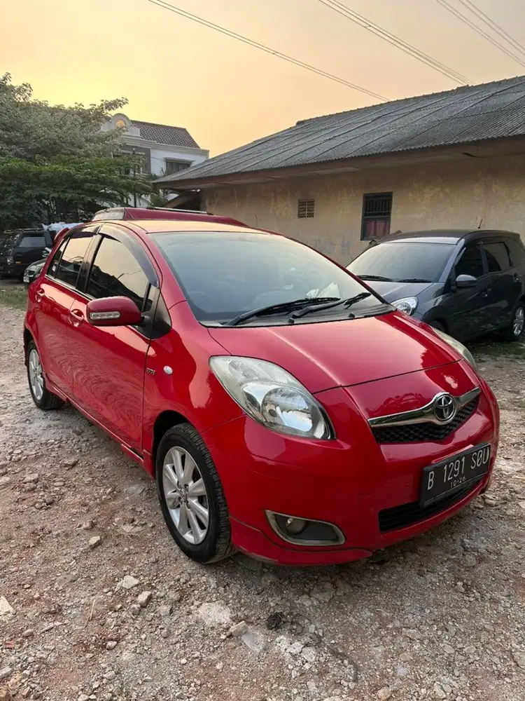 Yaris E manual full ori