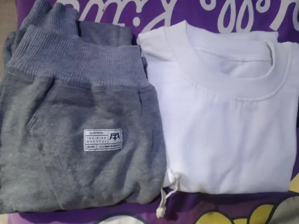 Sweater Hoodie bekas