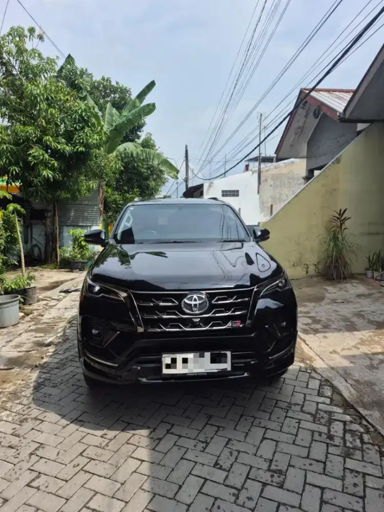 Toyota Fortuner 2.8 GR 4X2 A/T