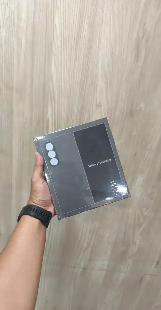 Samsung Z Fold 8 Ultra 1TB
