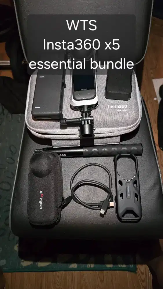 Insta360 x5 Essential Bundle