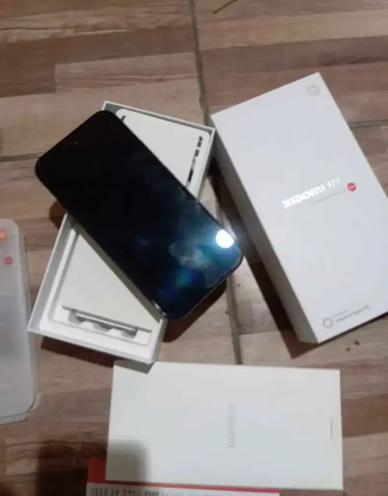 Xiaomi 17t 12/512,warna hitam