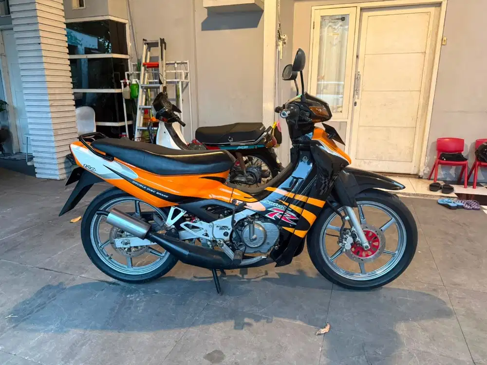 Susuki Satria R