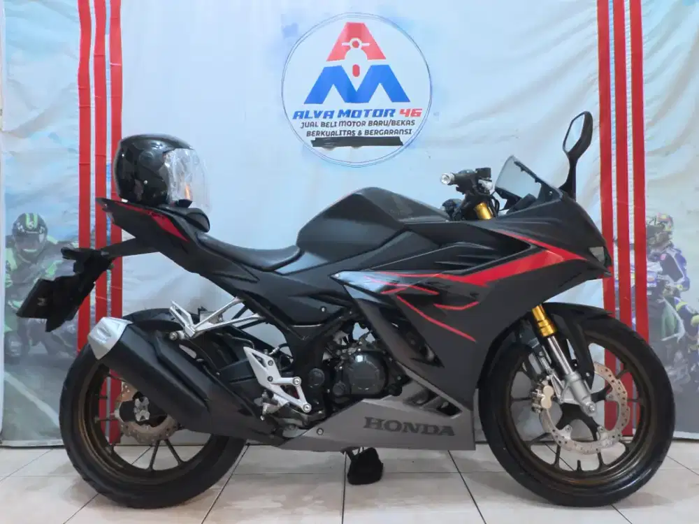 ( DP 500 RB ) HONDA CBR 150 RCR TH 2022 LIKE NEW LOW KM 8 RB NO MINUS