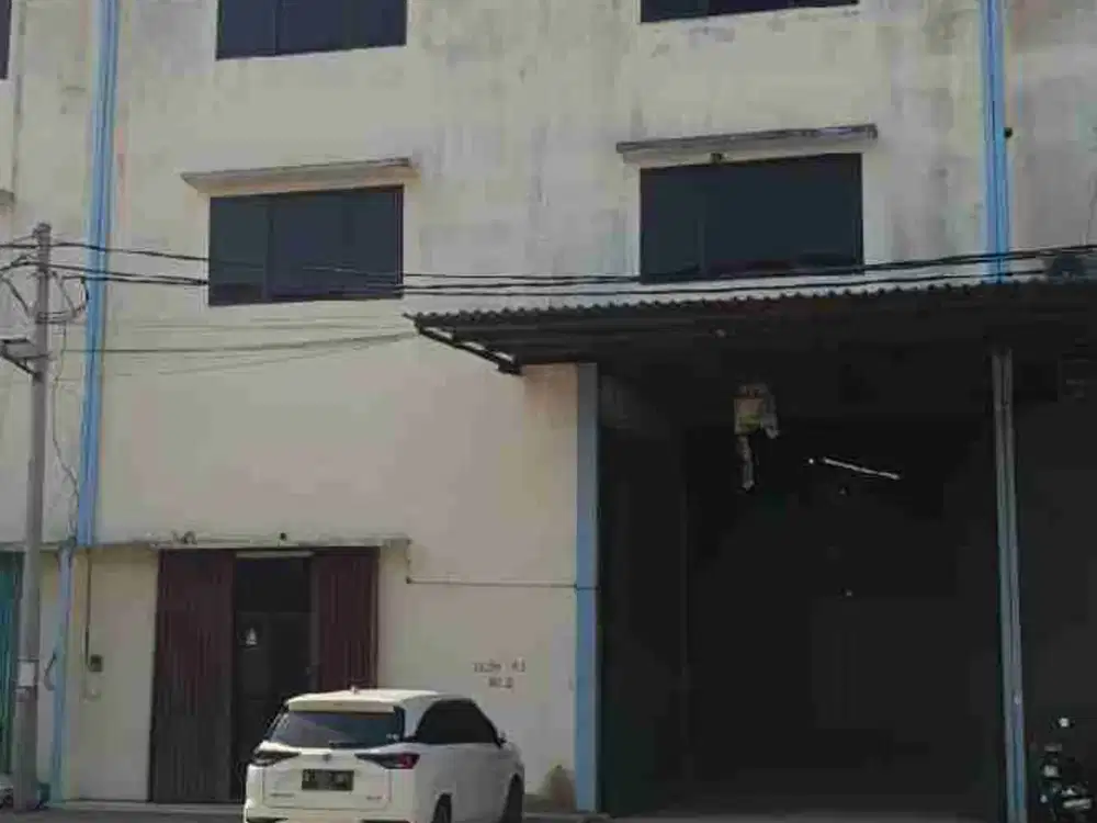 Di sewakan pergudangan 100 +kantor 3 lantai jl.salembaran teluk naga Tangerang.