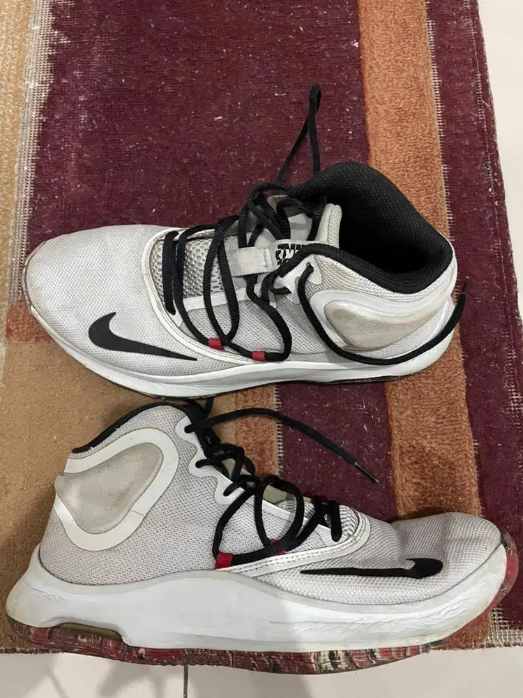sepatu sneakers nike