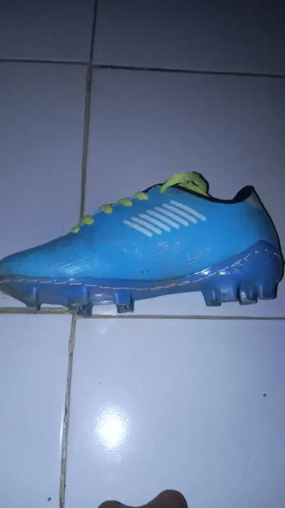 Sepatu Bola anak