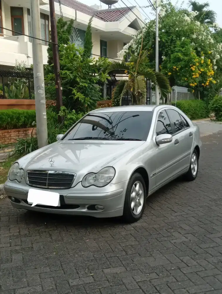 Mercy C200 1.8 AT Bensin silver 2002