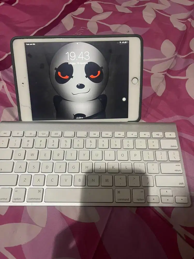 Ipad mini 3 wifi celular 64gb  bundling kyboard apple