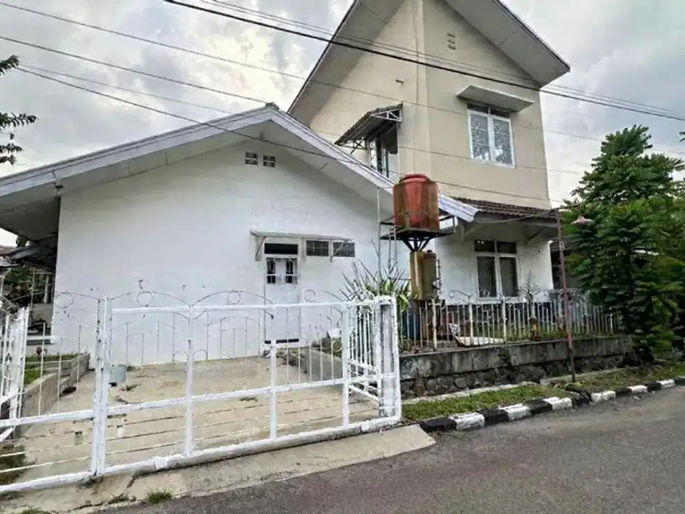 Rumah Terawat Posisi Hook SHM di Area Arcamanik endah