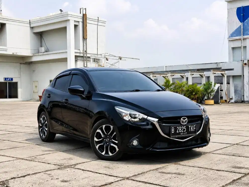 LOW KM MAZDA 2 SKY ACTIV AT MATIC AUTOMATIC 2016 HITAM GOOD CONDITION