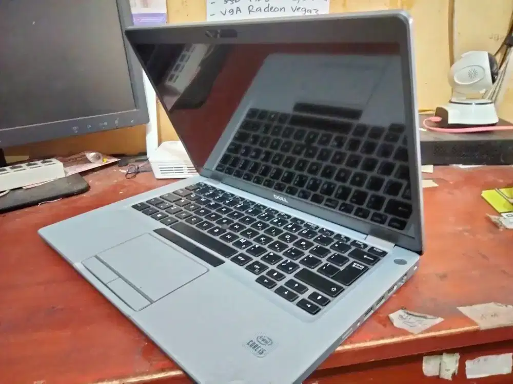 Dell latitude  5410/core i5 gen 10 RAM 8GB SSD 256/backlit keyboard
