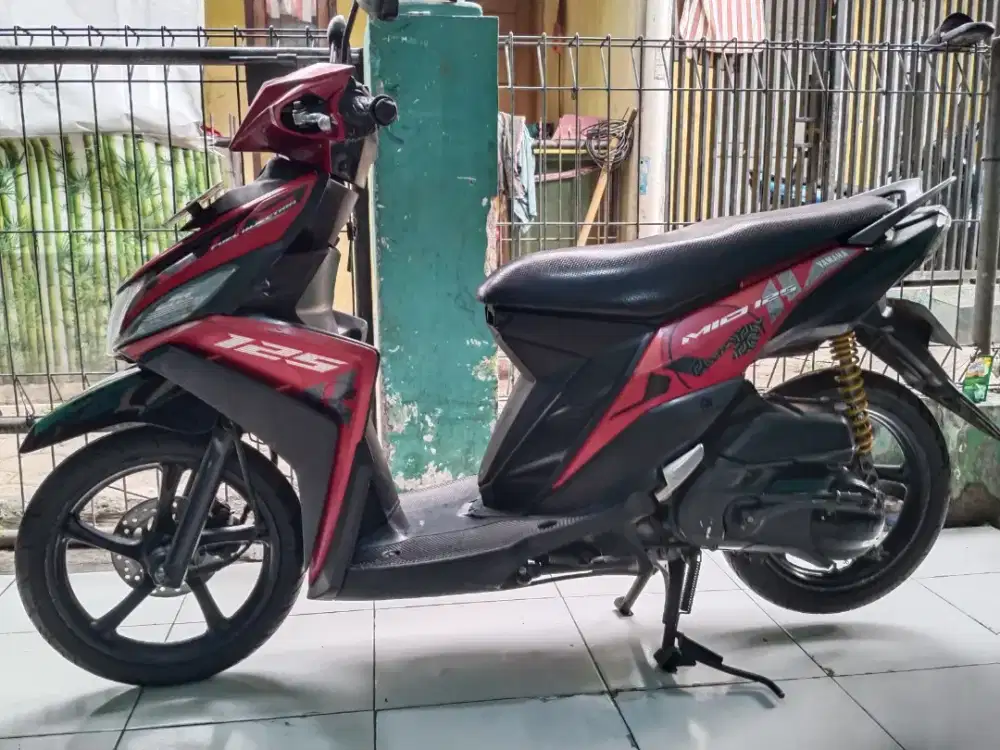 Jual Yamaha Mio m3 tahun 2061 mulus sekali siap pakai komplit