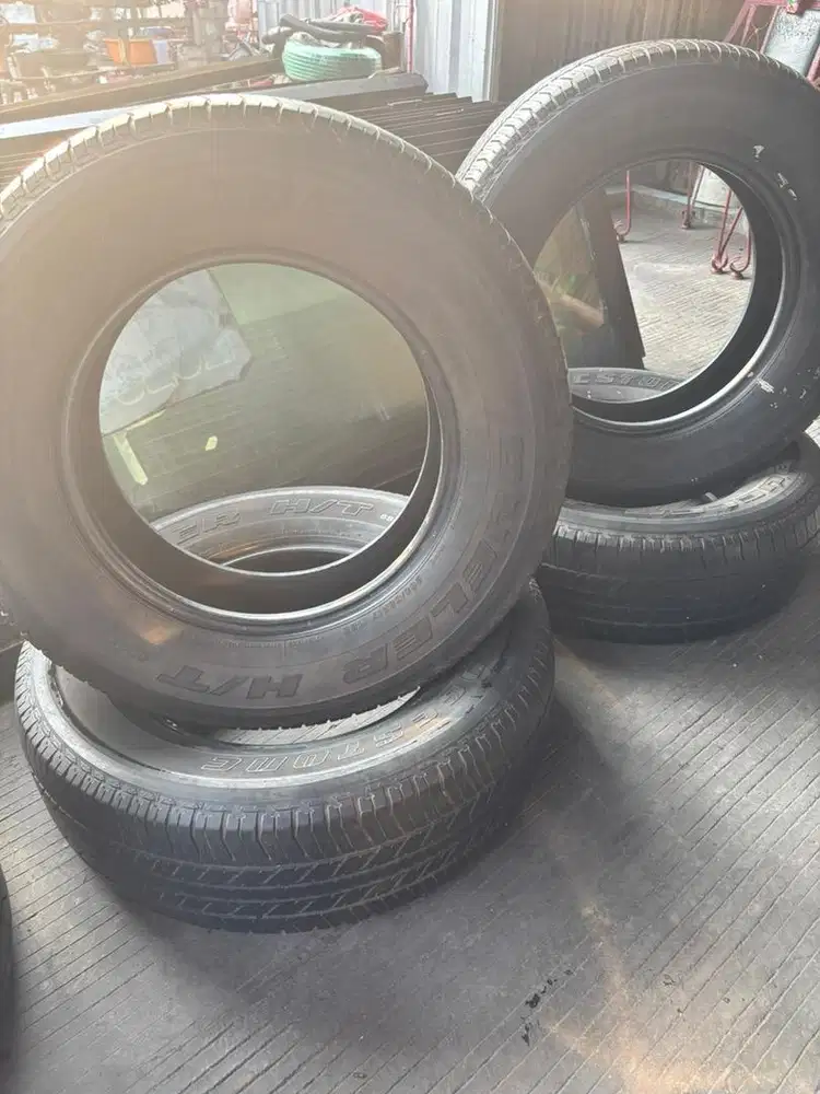 Dijual 4 pasang ban bridgestone mobil