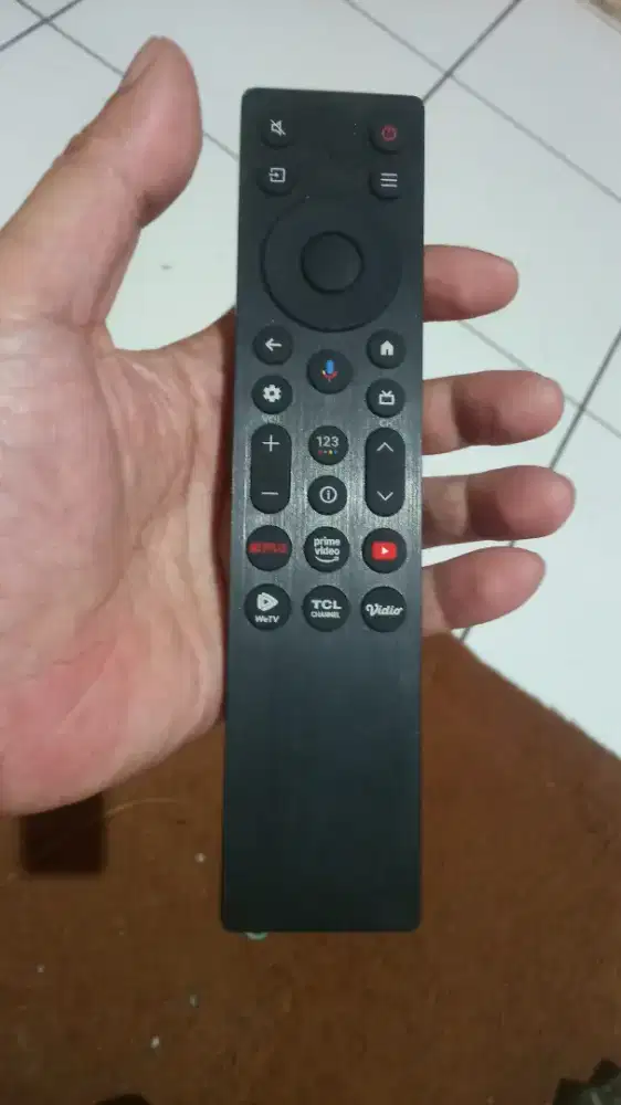 Tv led tcl google tv Qled 43inchi likenew