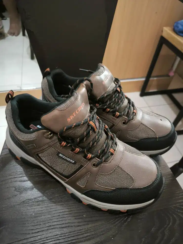 WTS-Sepatu Outdoor Skechers Waterproof Original (Size 45.5)