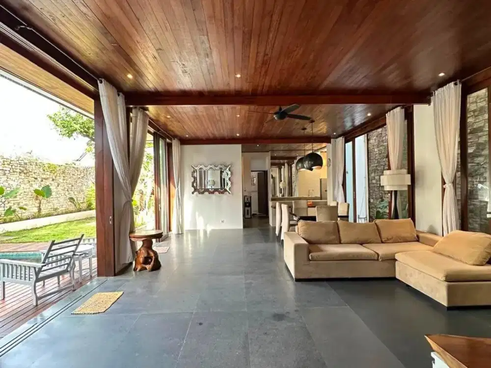 LUXURY VILLA FURNISHED BIG POOL BIG GARDEN WALK TO THE BEACH MERTASARI SANUR