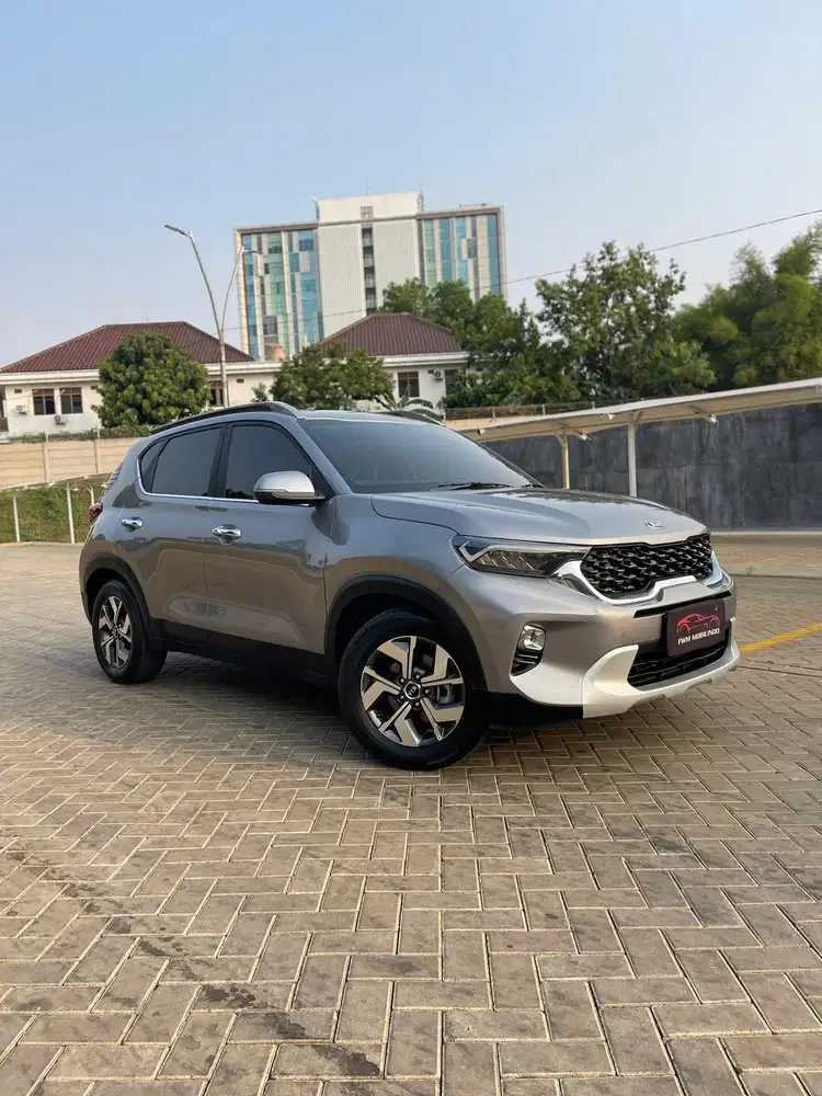 KIA Sonet Dynamic Sunroof 1.5 AT 2021