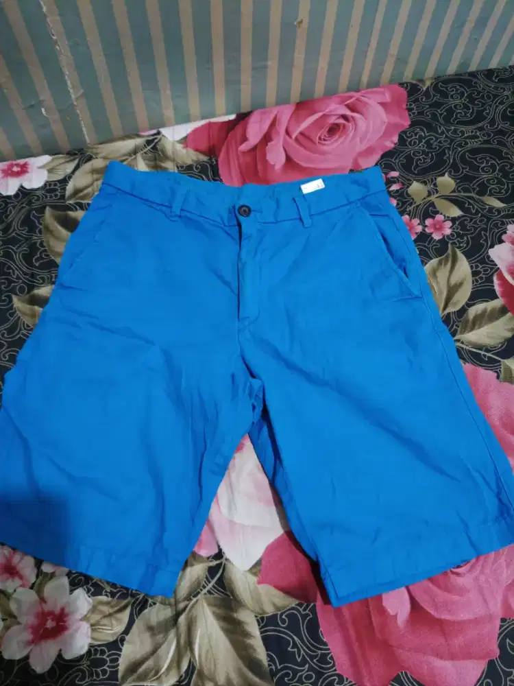 CELANA  UNIQLO CHINO SHORT  PANTS SIZE 31 32 33