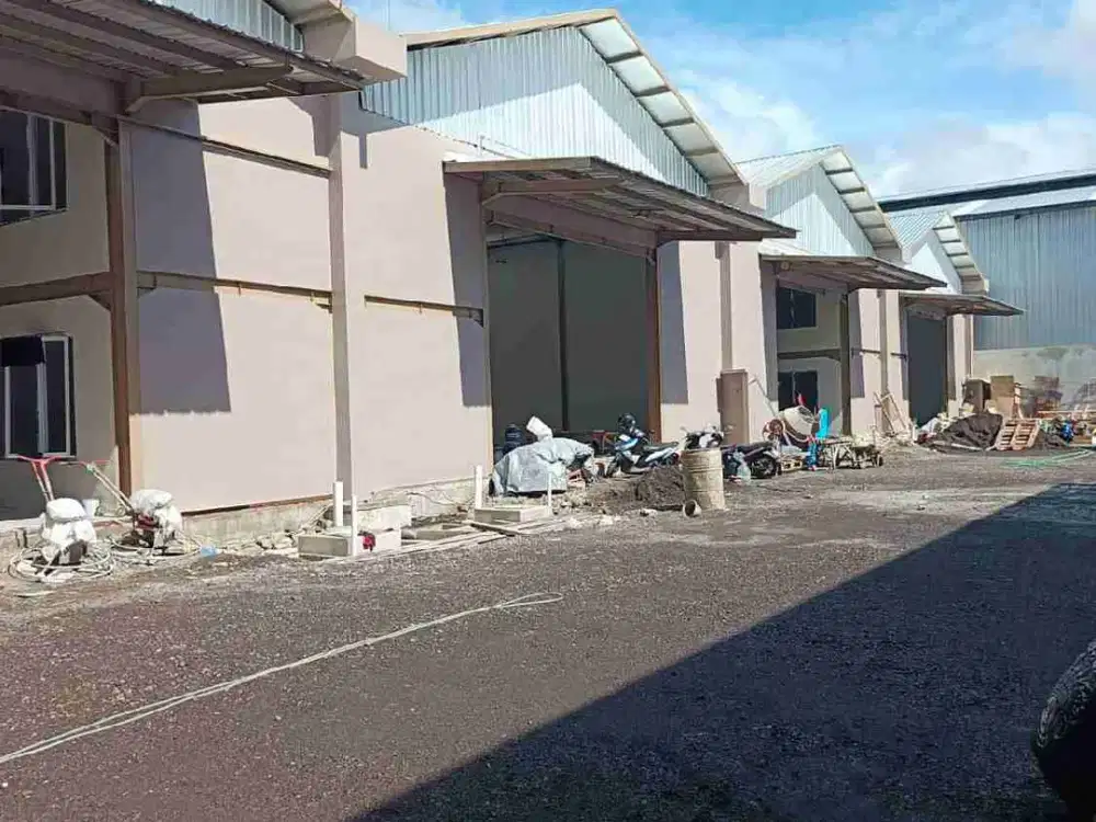 DISEWAKAN 4 UNIT GUDANG BARU DI MAHENDRADATA DENPASAR CN
