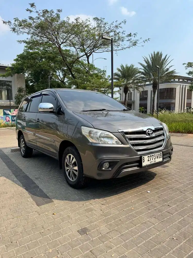 Toyota Kijang Innova 2014 Bensin
